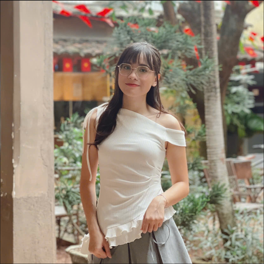 Phạm Hoàng Tú Uyên